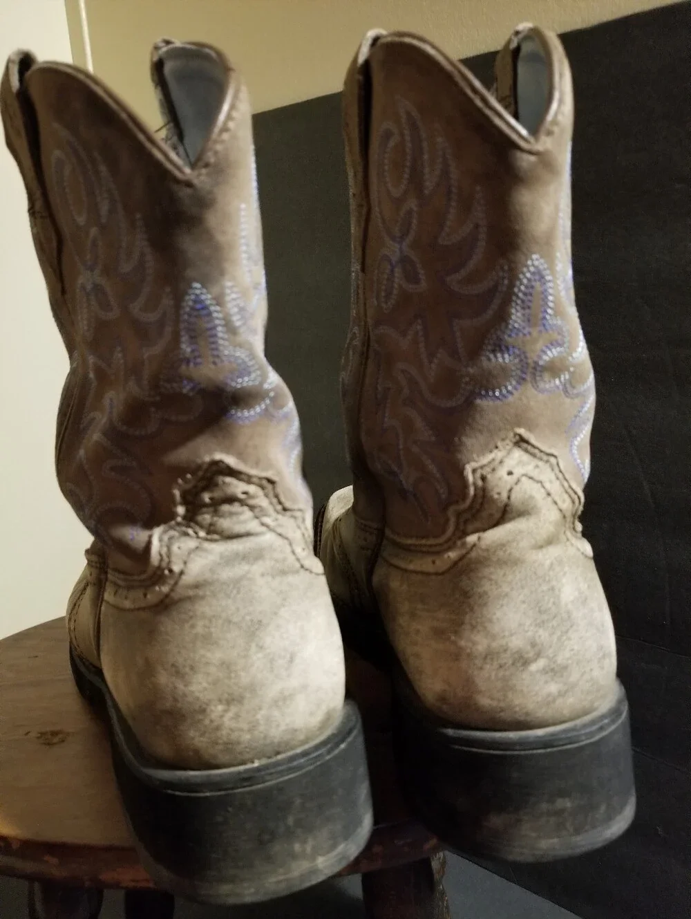 Ariat Fatboys Squaretoe Distressed Brown Blue Embroider Cowboy Western Boots 9B